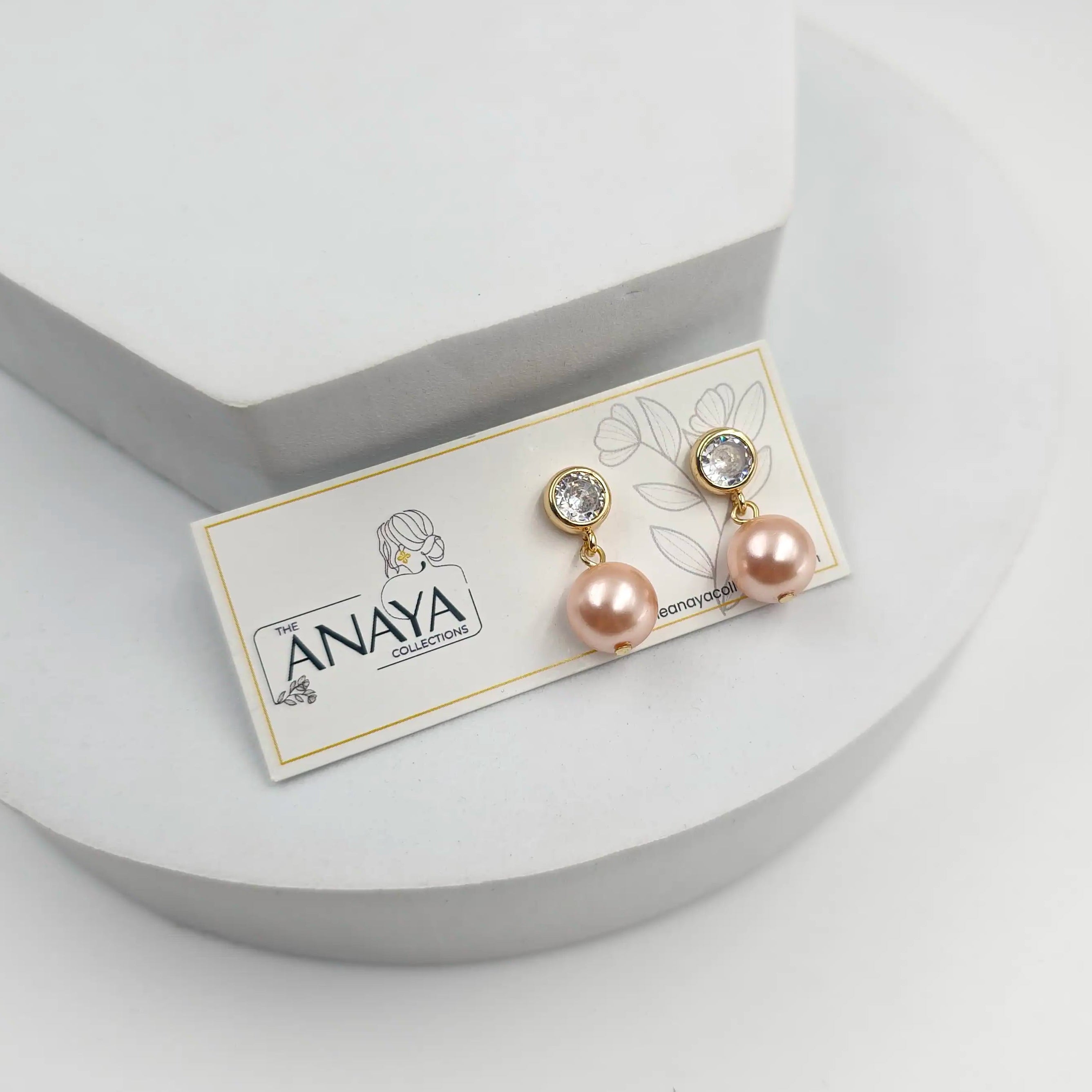 Small Shell Pearl Necklace Set
