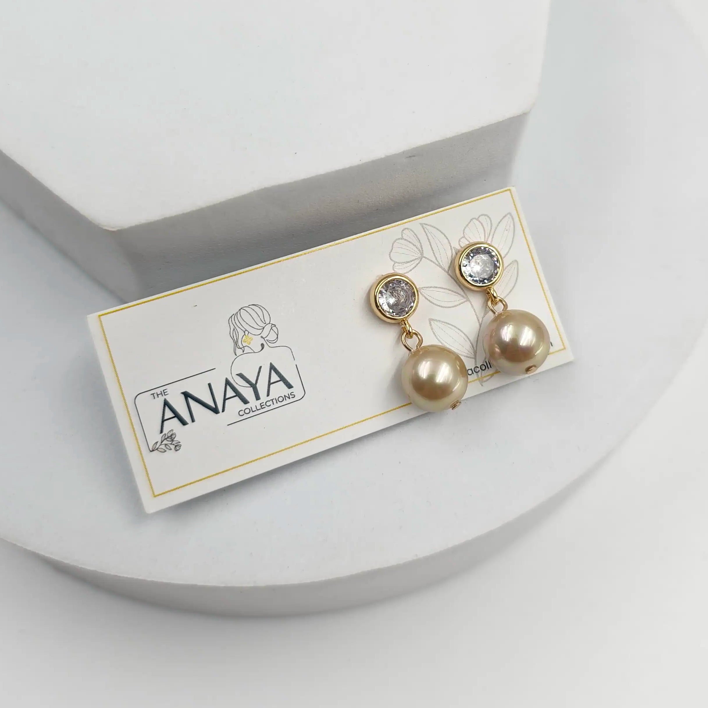 Small Shell Pearl Necklace Set