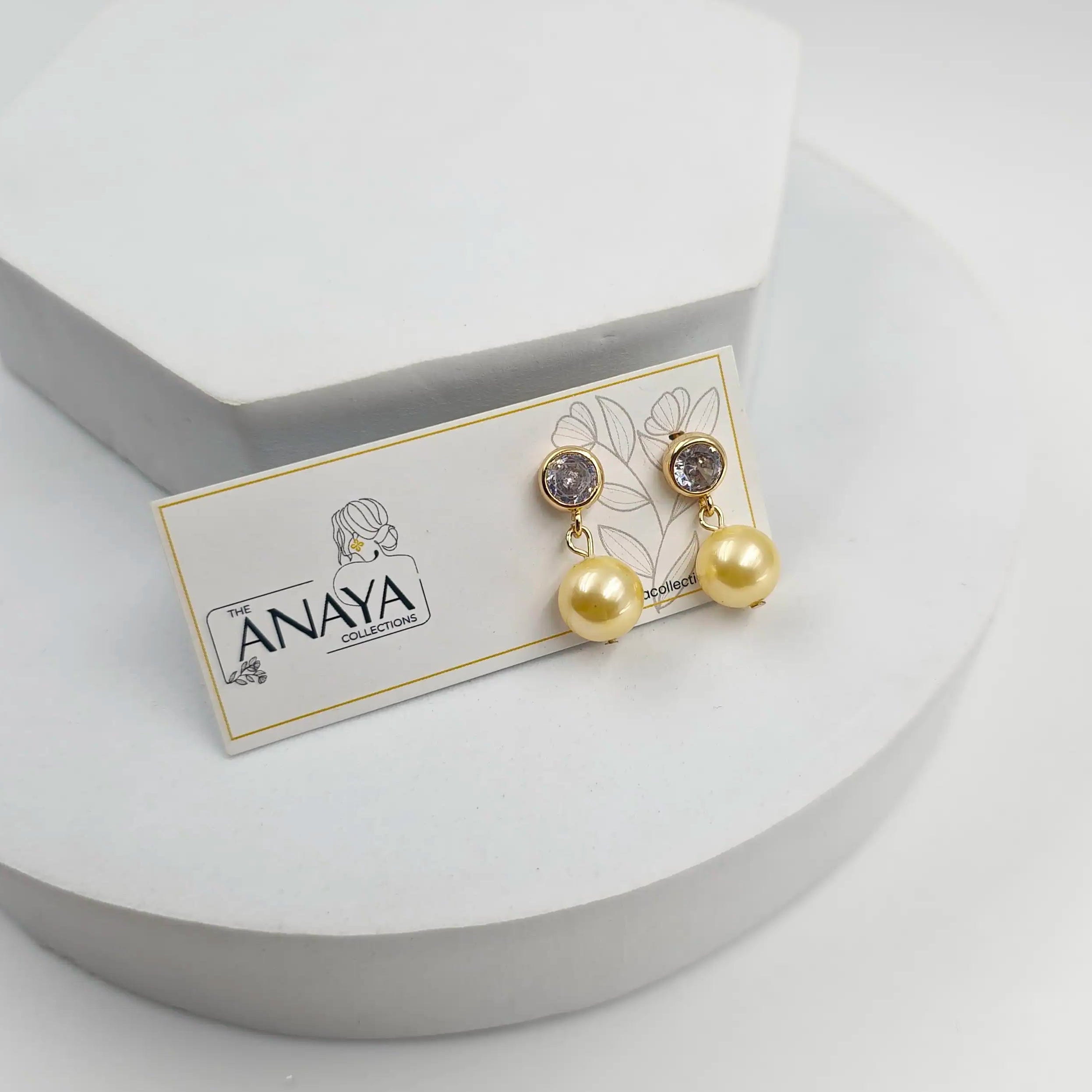 Small Shell Pearl Necklace Set