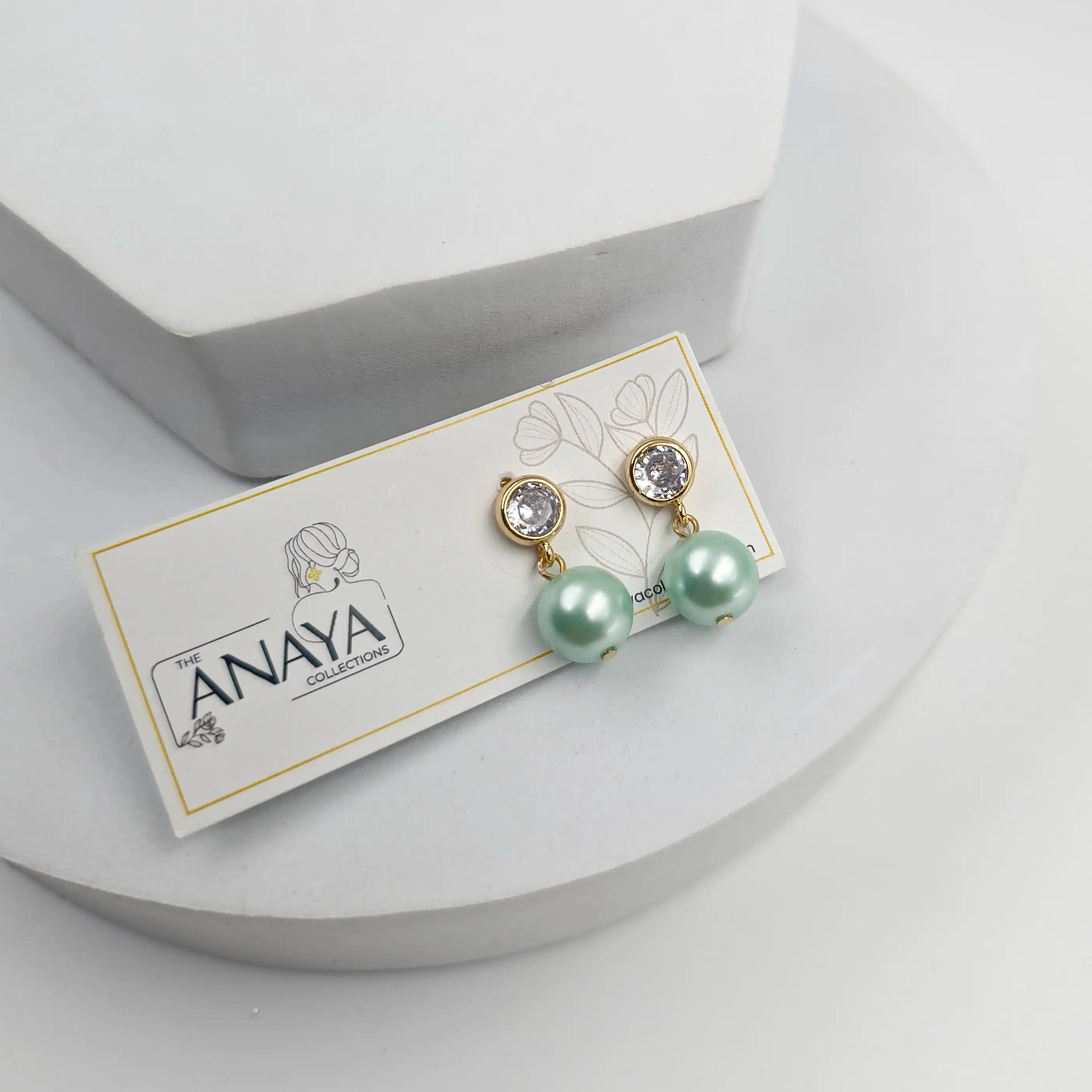 Small Shell Pearl Necklace Set