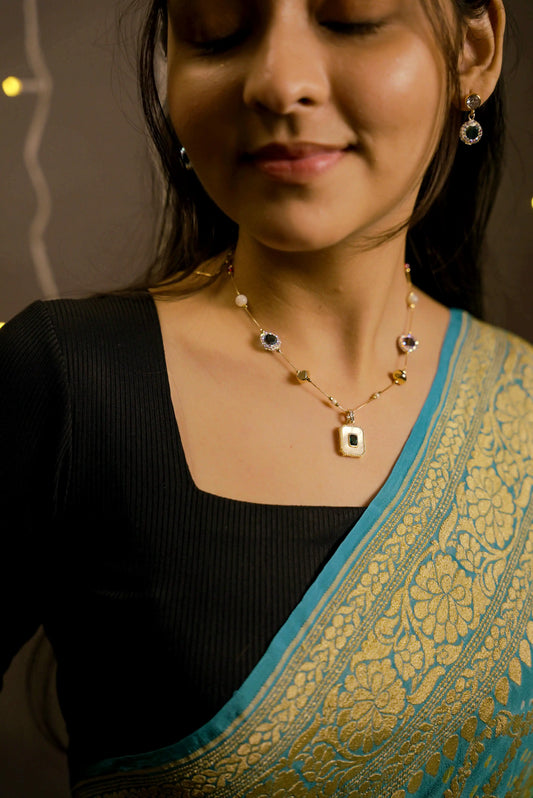 Verdant Frame – Mother of Pearl & Green Crystal Pendant Dainty Set