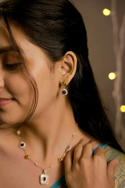 Verdant Frame – Mother of Pearl & Green Crystal Pendant Dainty Set