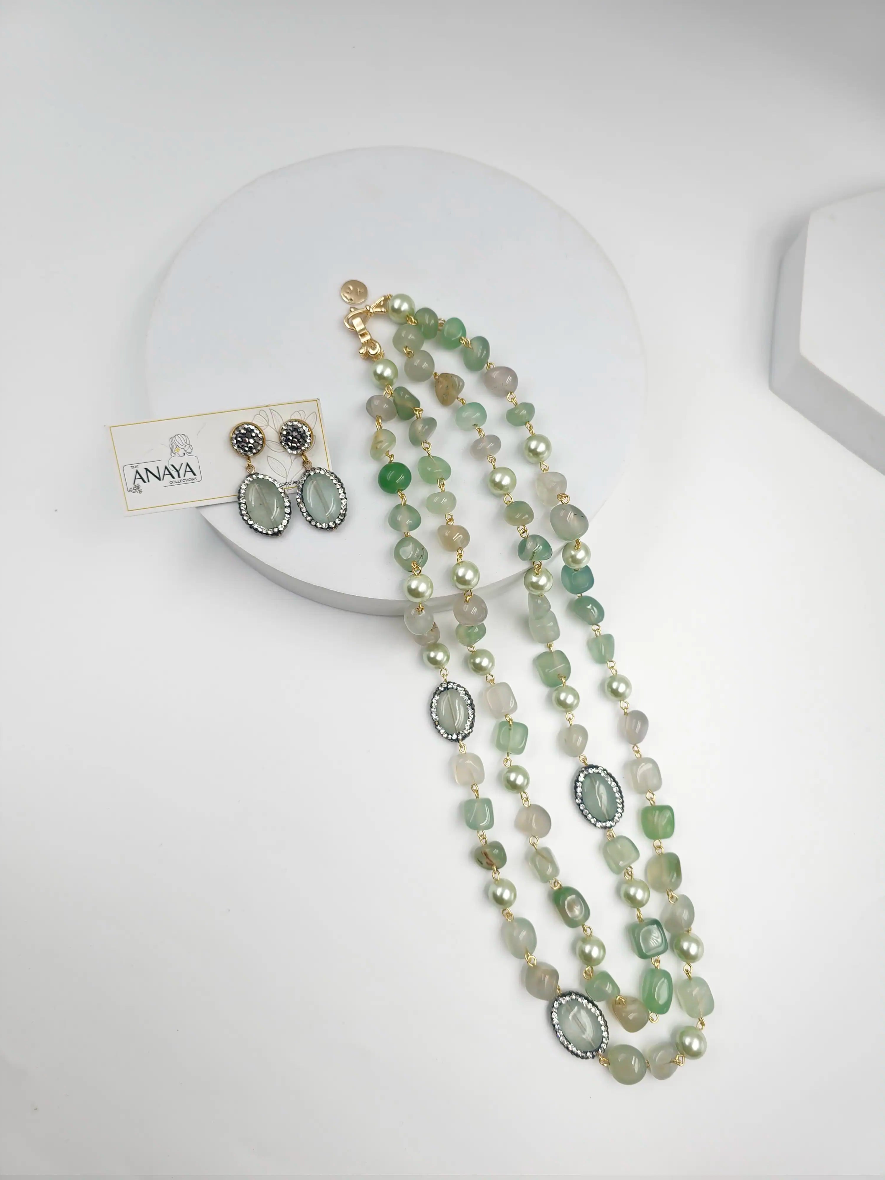 Double Line Agates With Baroque Set