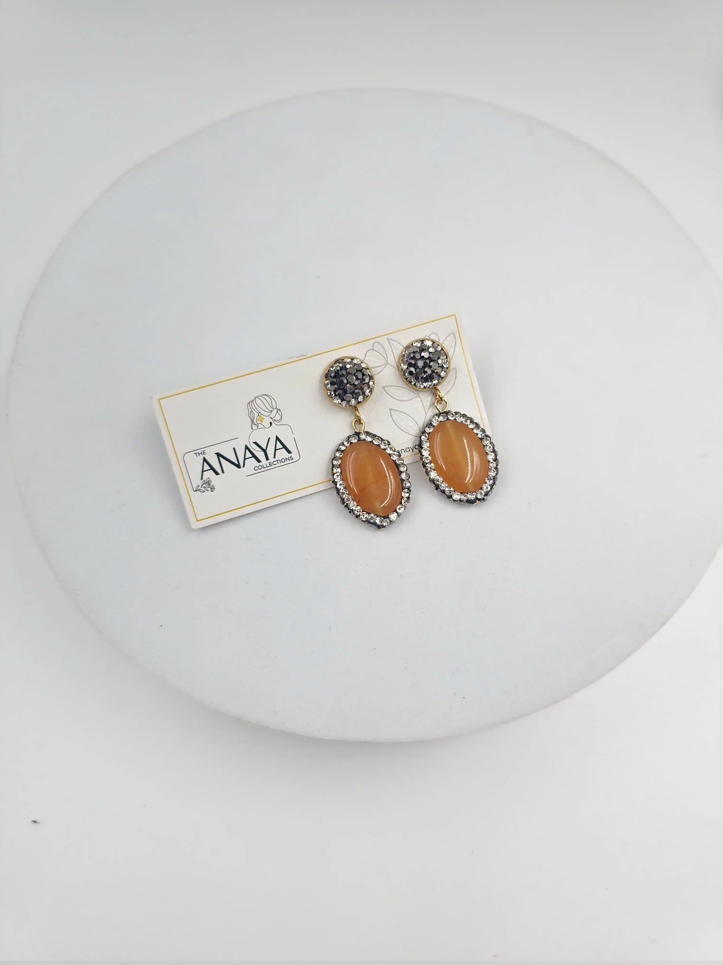 Double Line Agates With Baroque Set