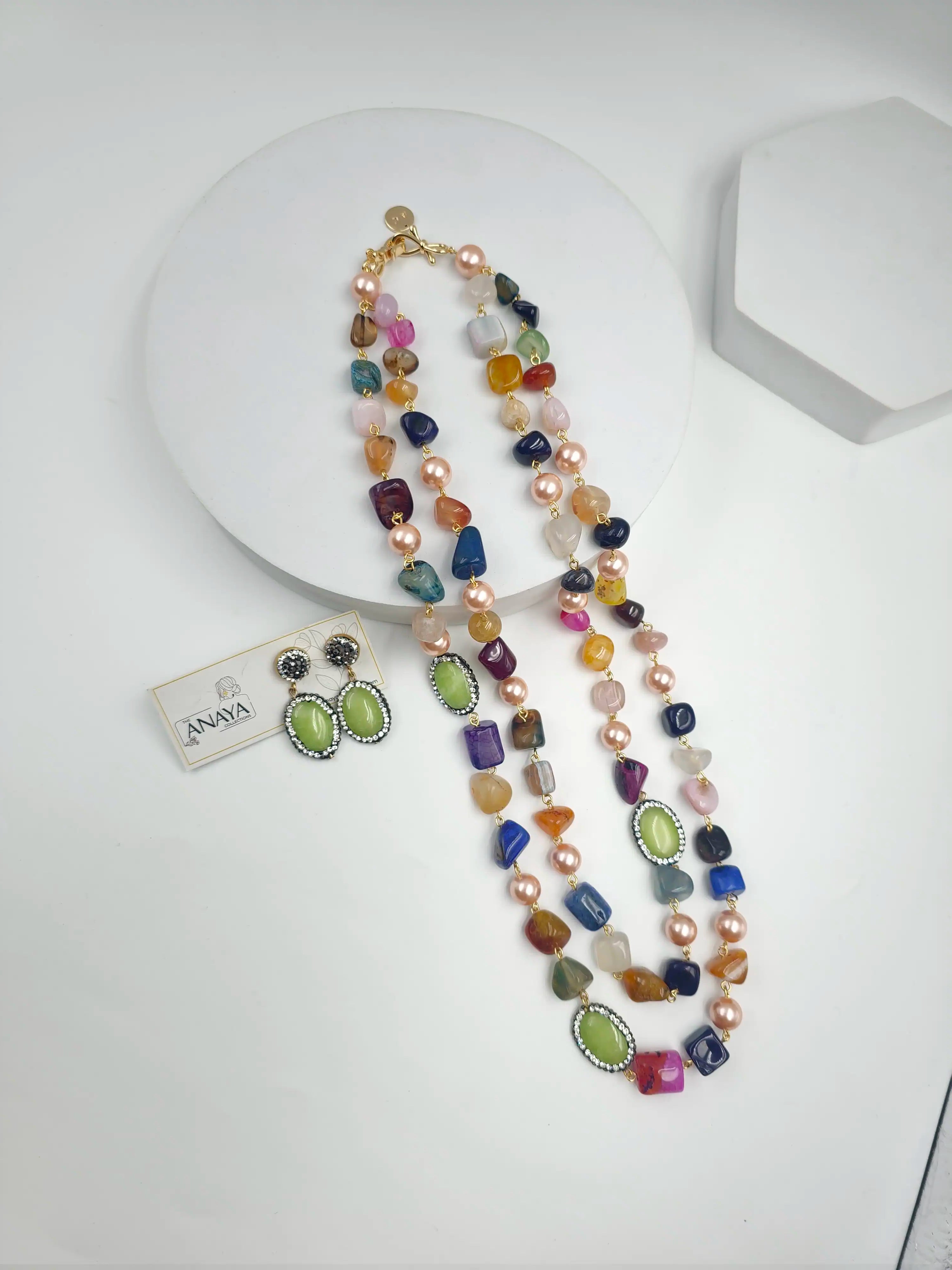 Double Line Agates With Baroque Set