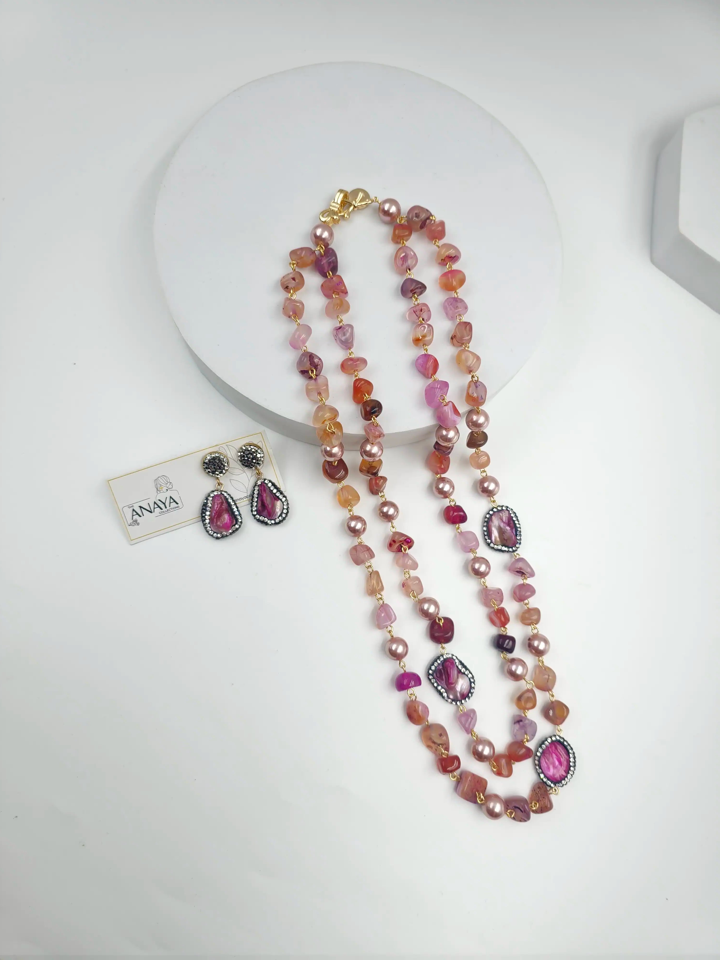 Double Line Agates With Baroque Set