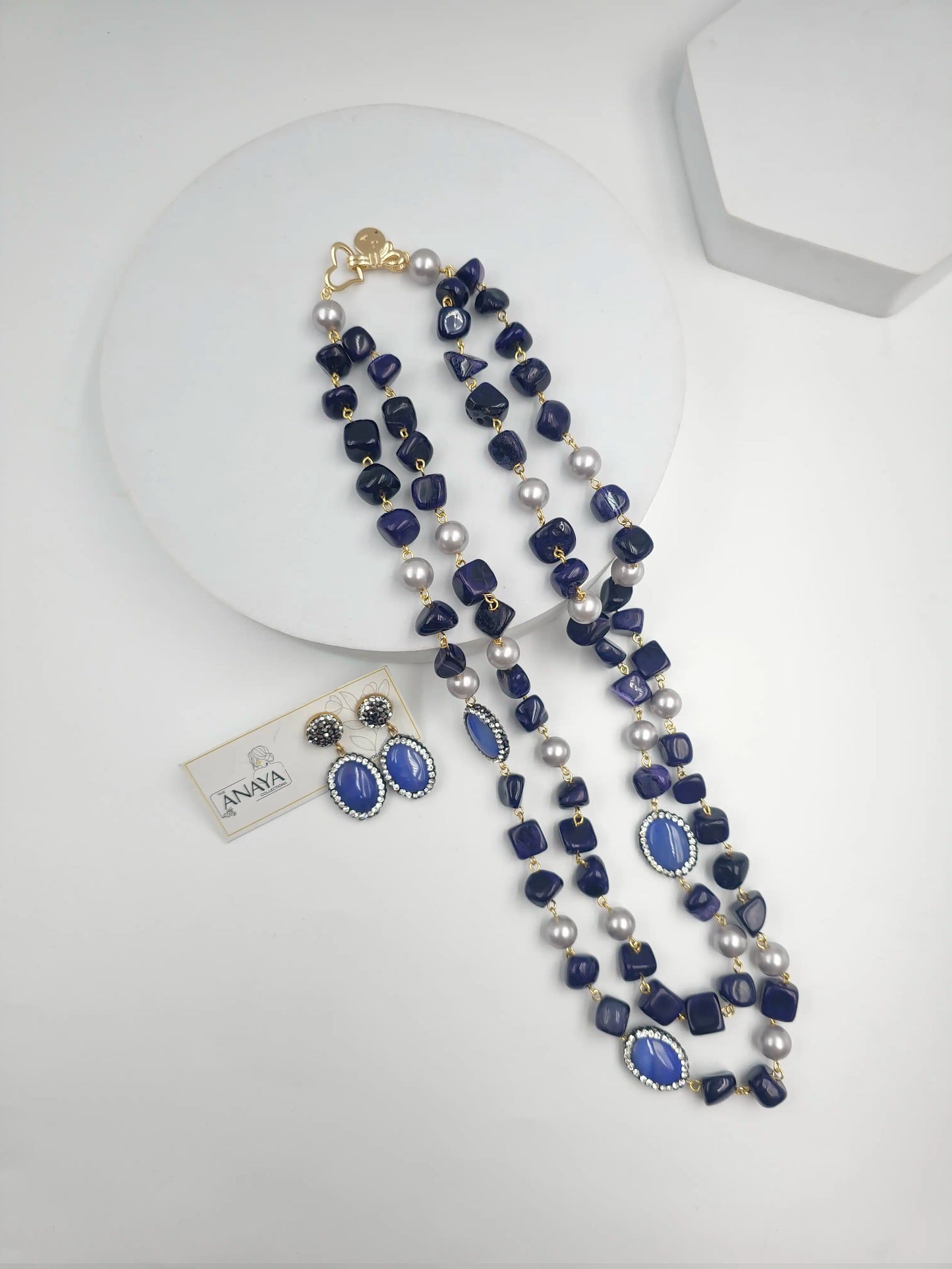 Double Line Agates With Baroque Set