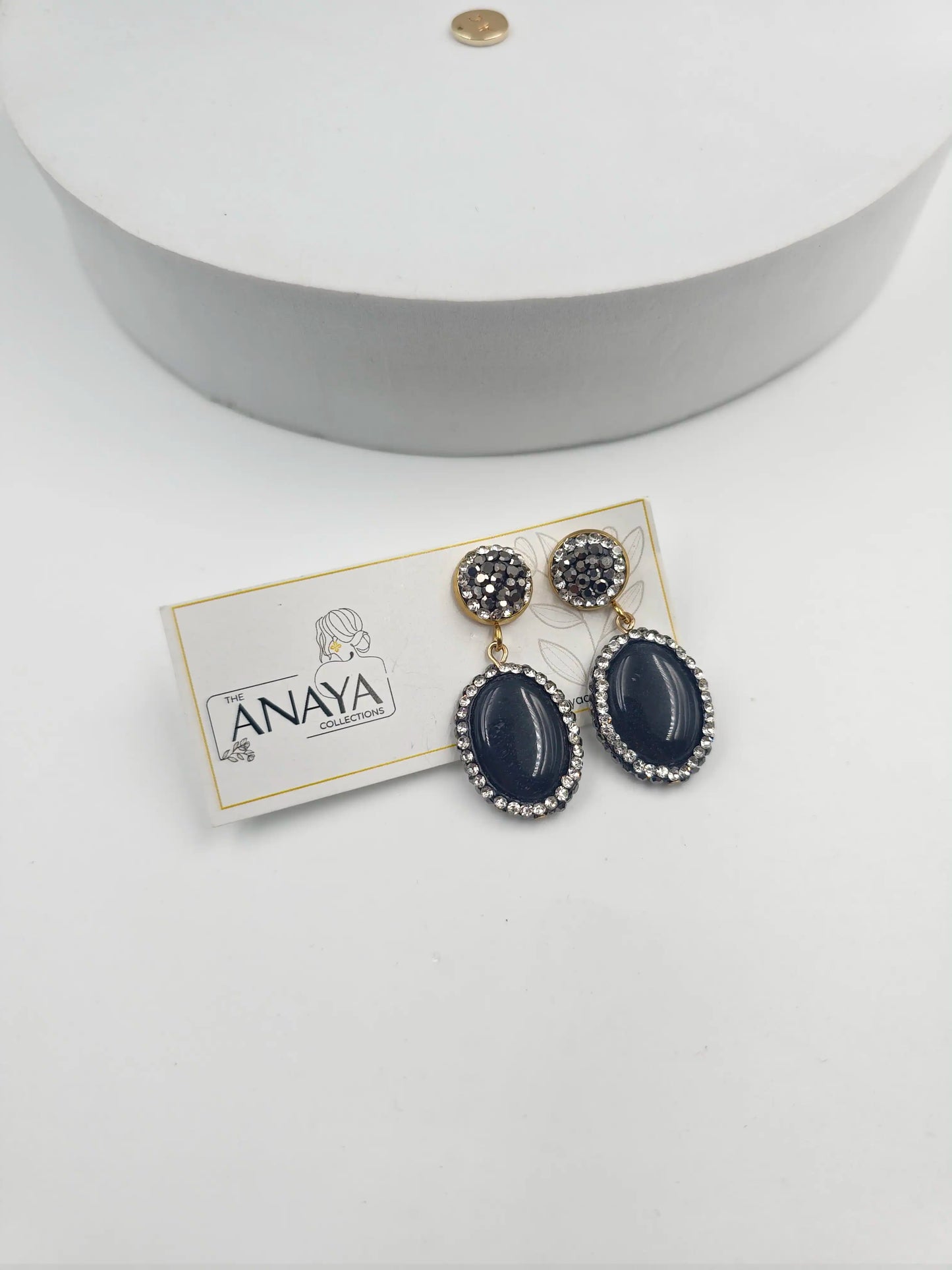 Double Line Agates With Baroque Set