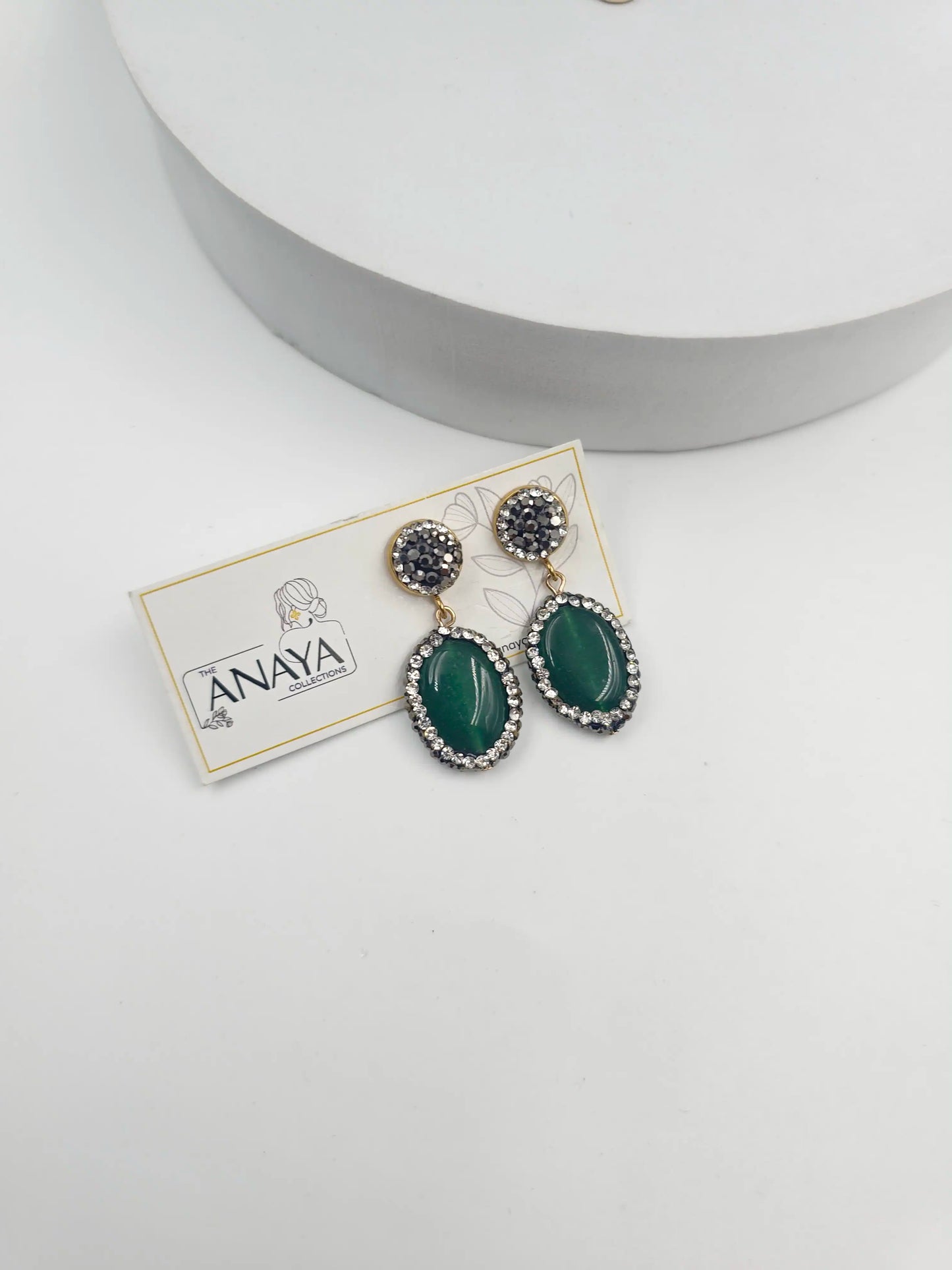 Double Line Agates With Baroque Set