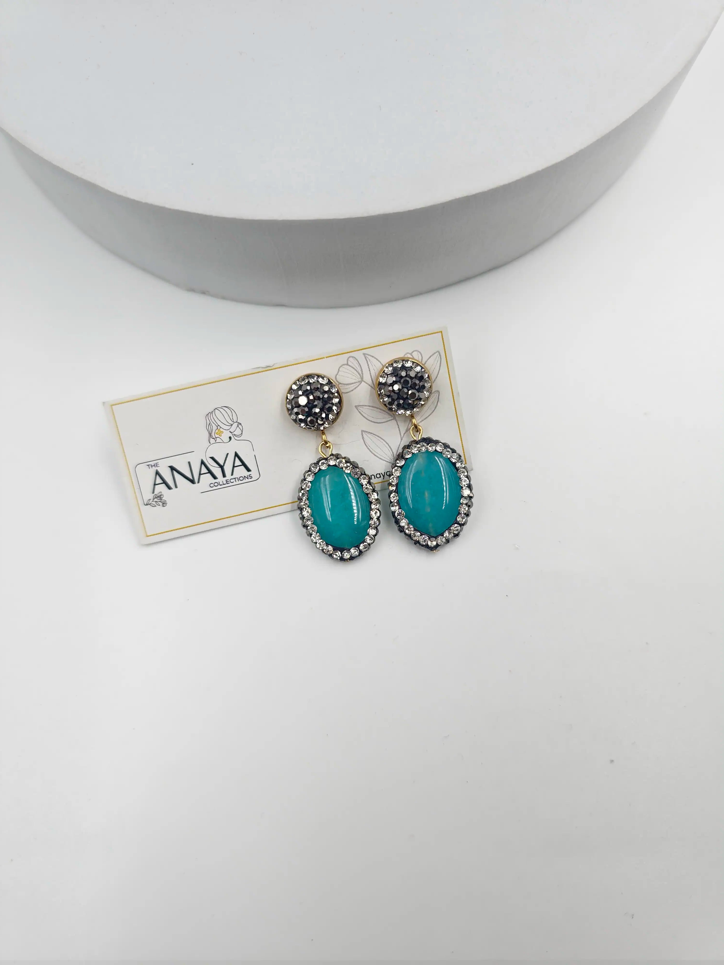 Double Line Agates With Baroque Set