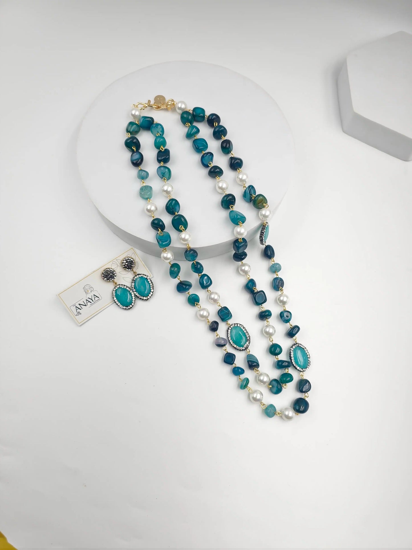 Double Line Agates With Baroque Set