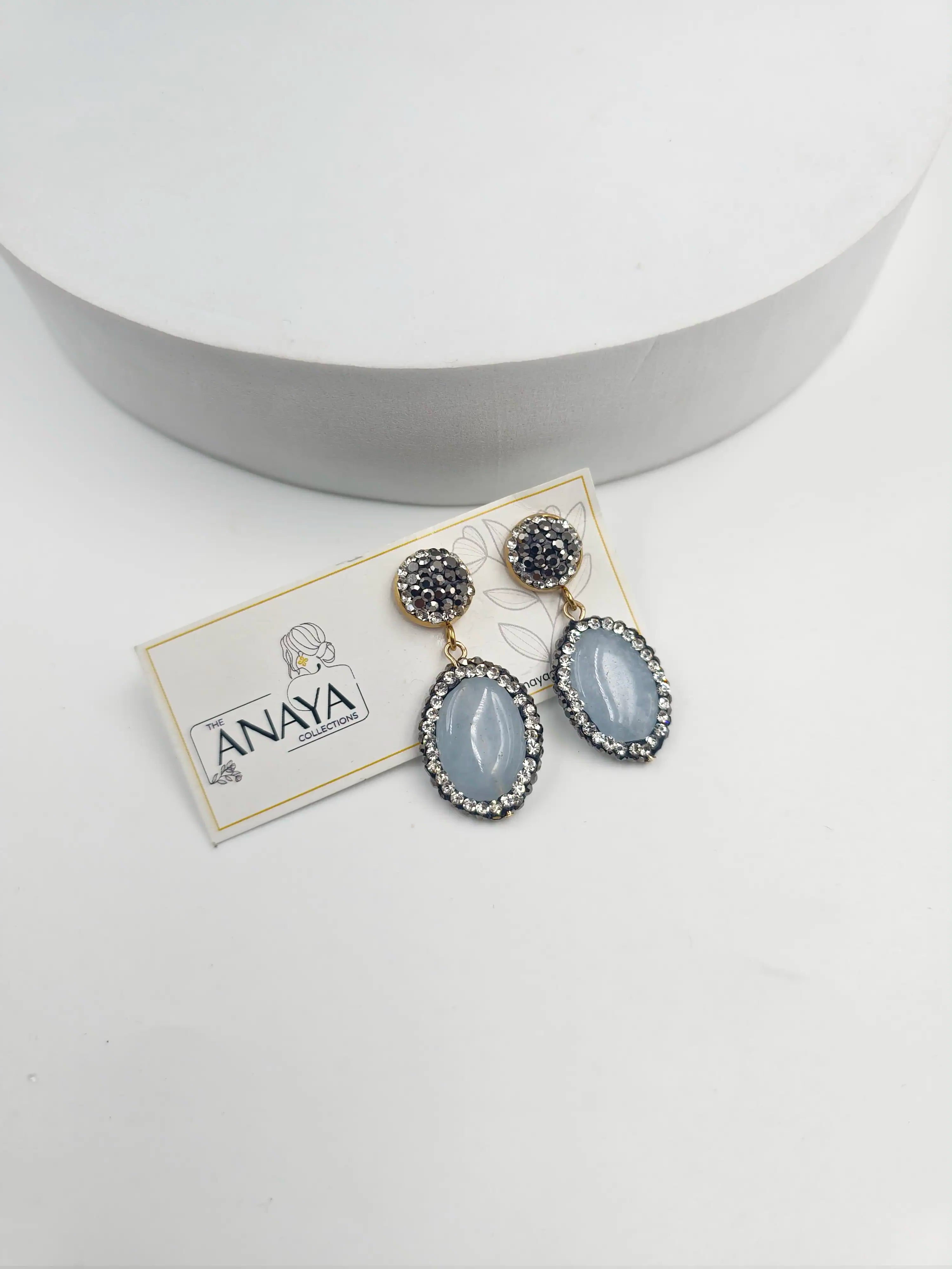 Double Line Agates With Baroque Set