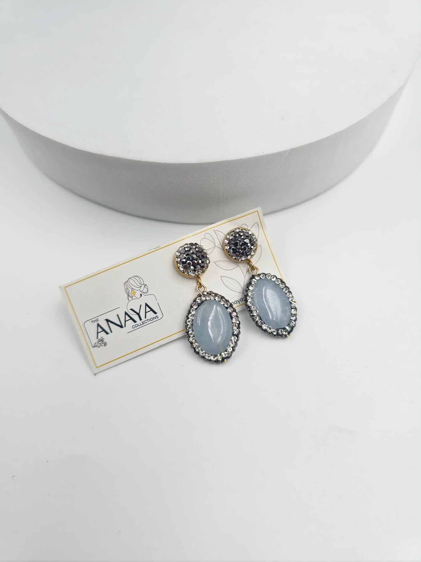 Double Line Agates With Baroque Set