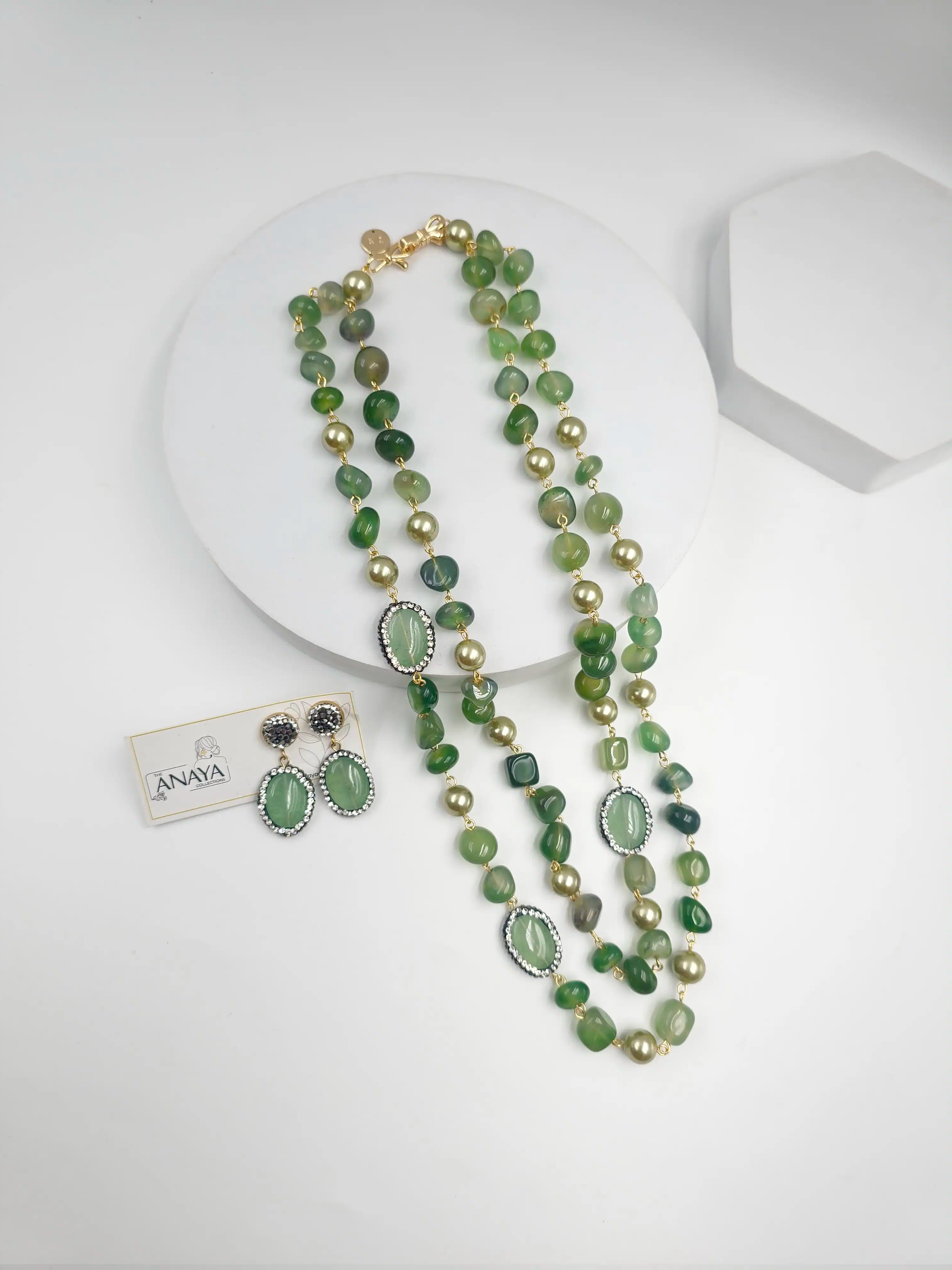 Double Line Agates With Baroque Set