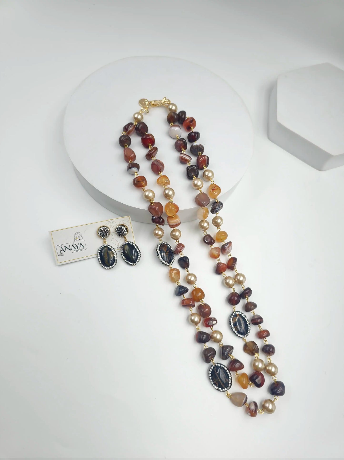 Double Line Agates With Baroque Set
