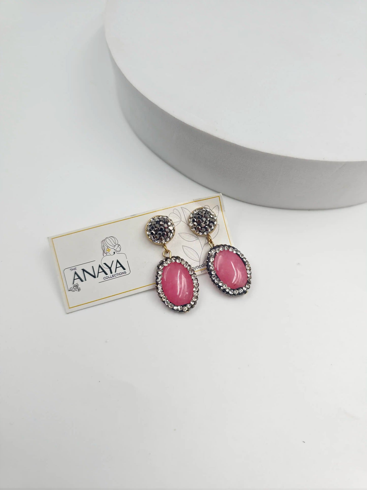 Double Line Agates With Baroque Set