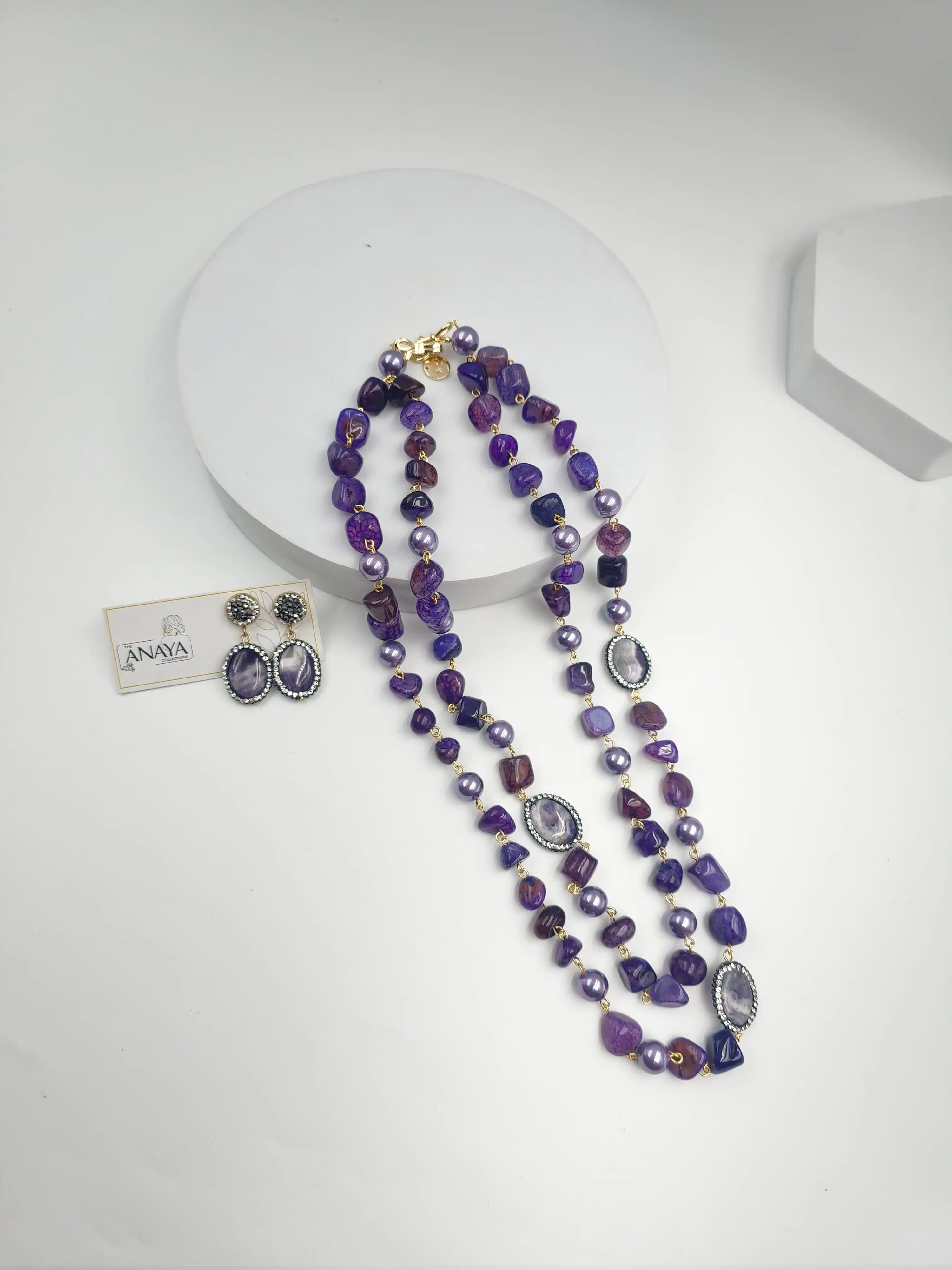 Double Line Agates With Baroque Set