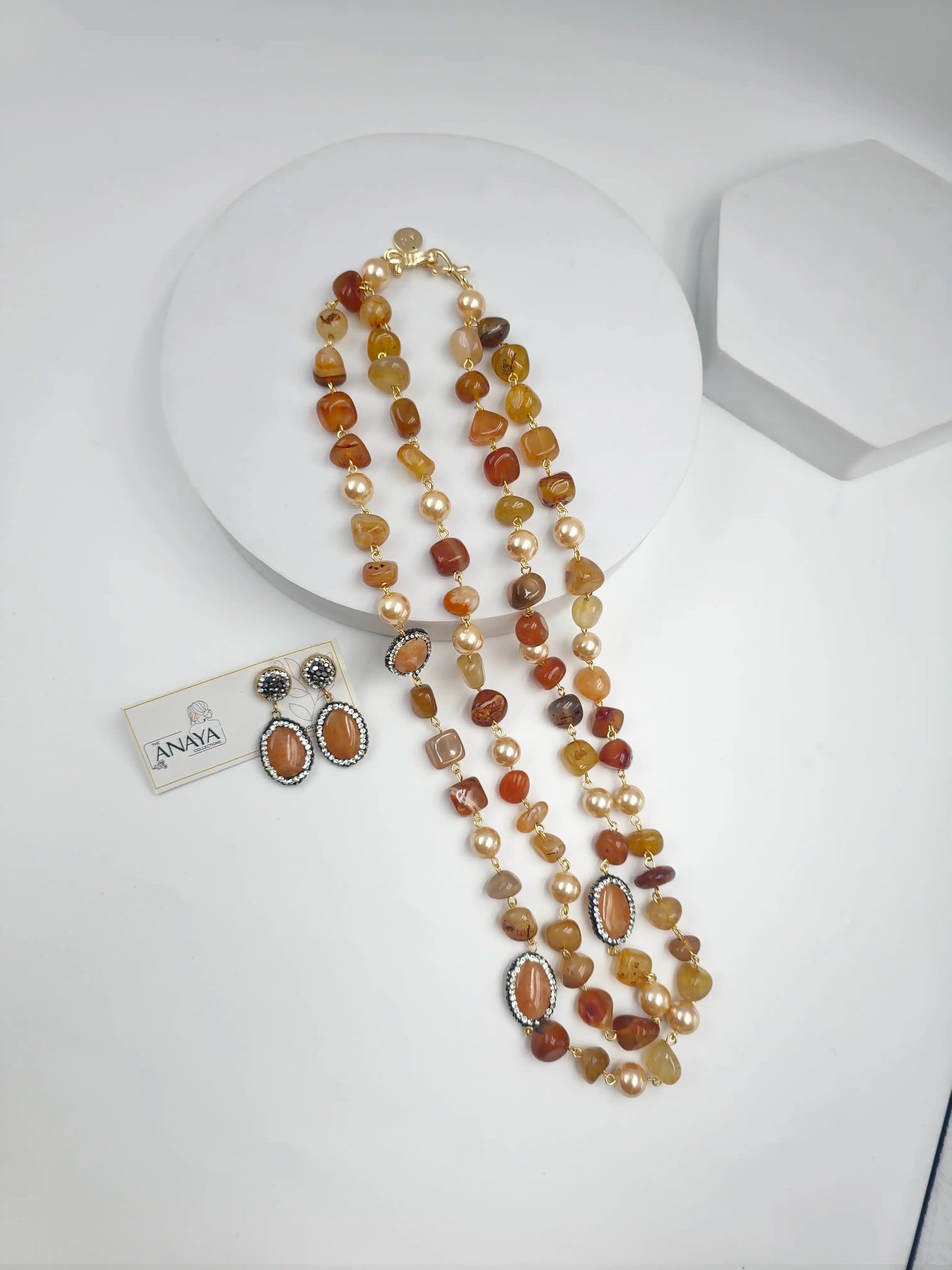 Double Line Agates With Baroque Set