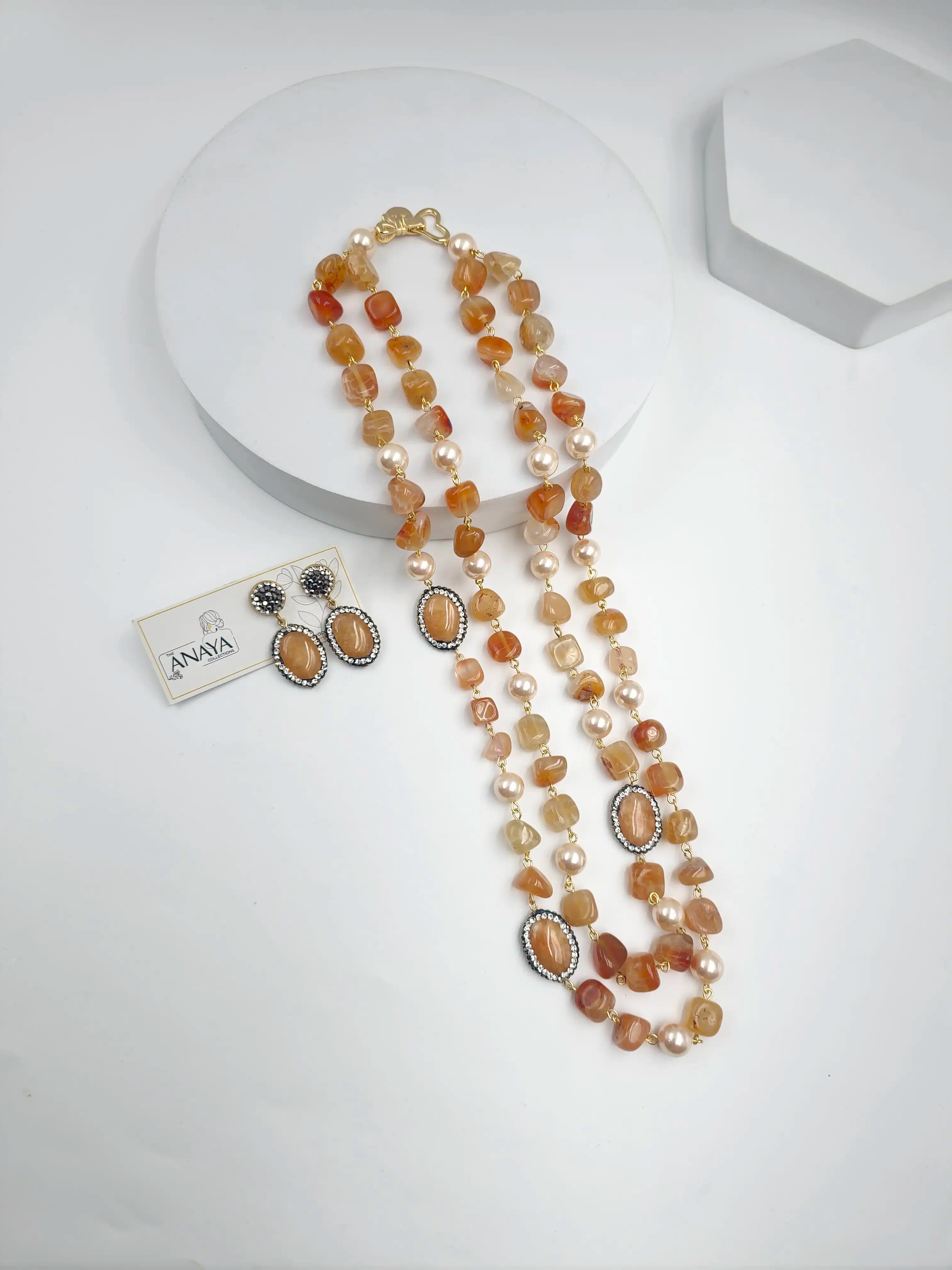 Double Line Agates With Baroque Set