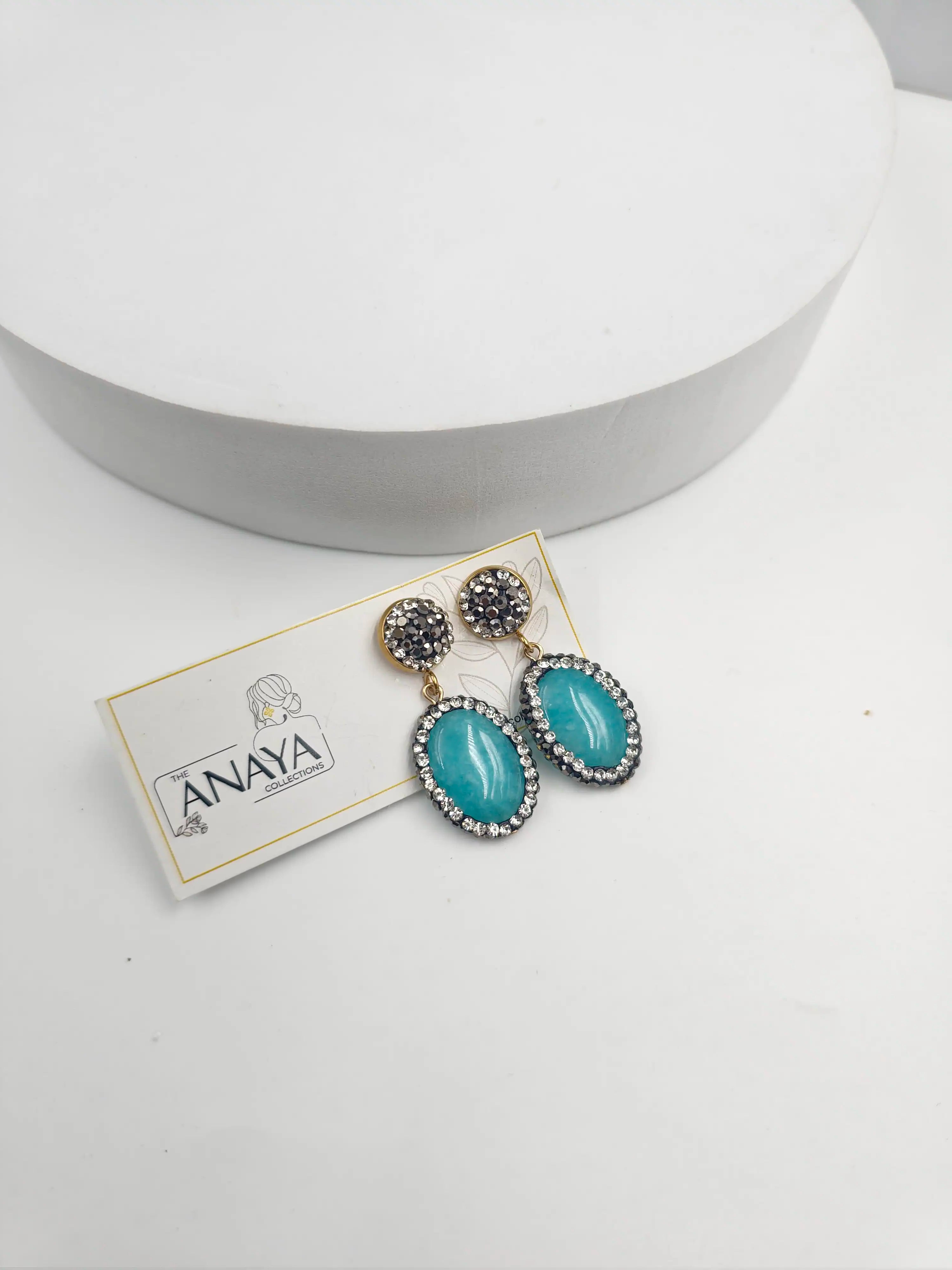 Double Line Agates With Baroque Set