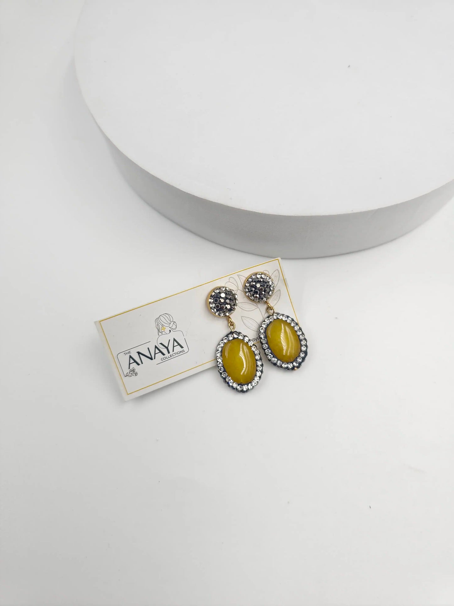 Double Line Agates With Baroque Set