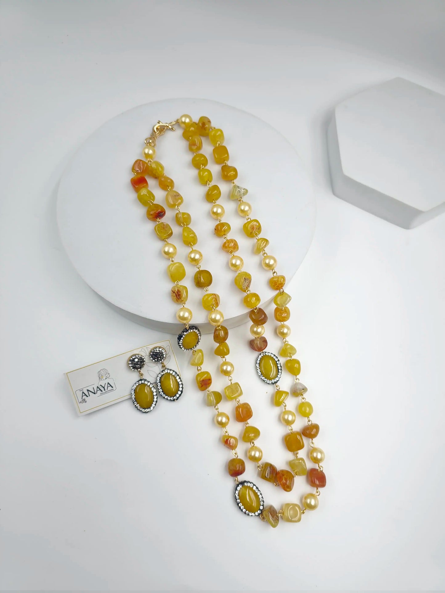 Double Line Agates With Baroque Set